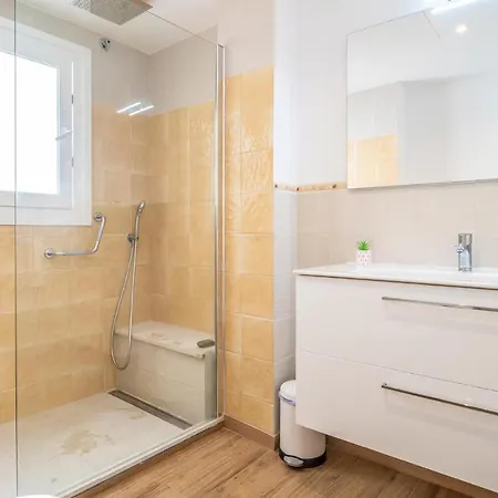 Beautiful Apartment In Malaga With Wifi Exterior photo